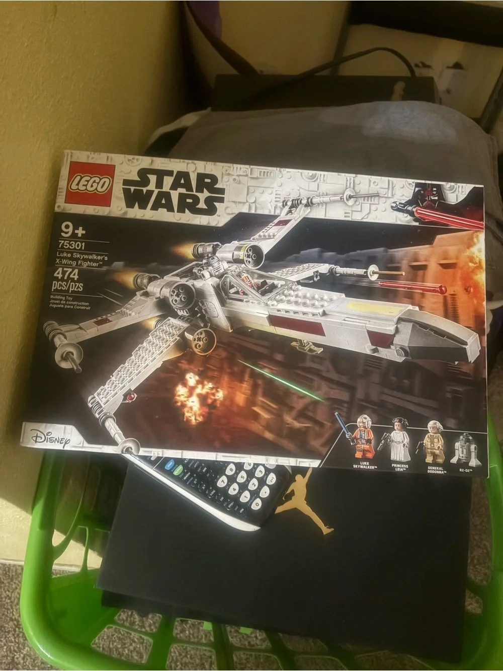 Lego Star Wars X-Wing Fighter - White, Gray & Red Accents